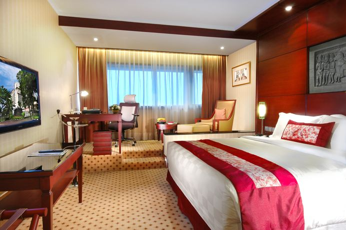 Hotel Borobudur Jakartapremier deluxe king bed