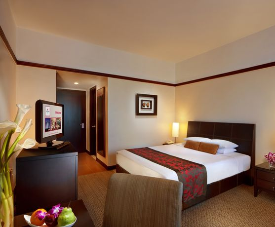 kamar Millennium Club One King BedHotel Millennium Sirih Jakarta