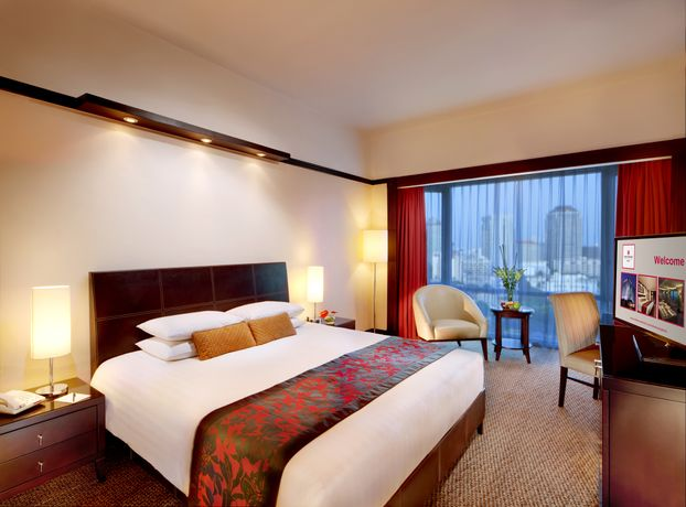 Kamar Deluxe one king bedHotel Millennium Sirih Jakarta